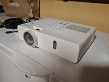 Proiettore FULLHD  Panasonic PT VW355N con 200 Ore