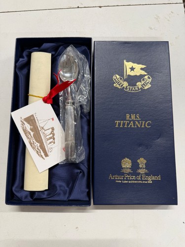 Boxed white star - boxed, line