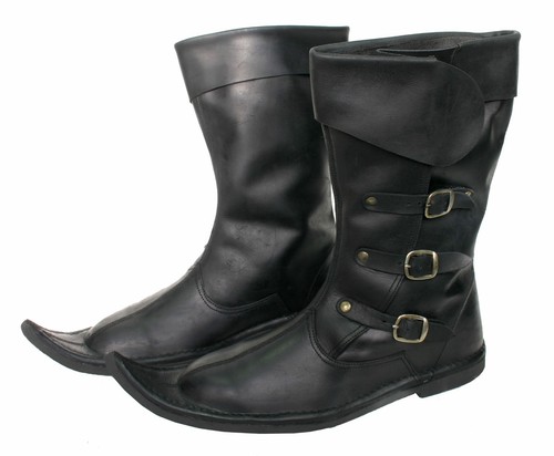 Scarpe becco cavaliere stivali