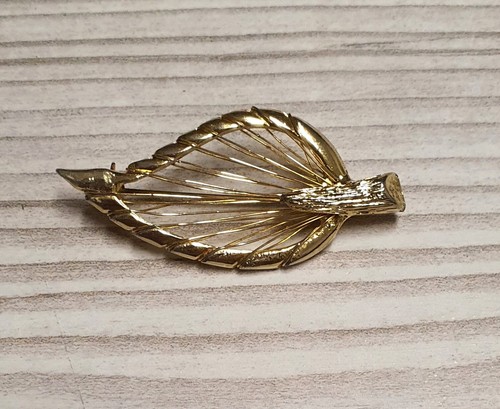 Spilla antica foglia - , oro