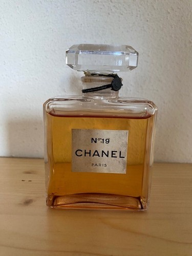 M010 factice chanel 19 - m010,