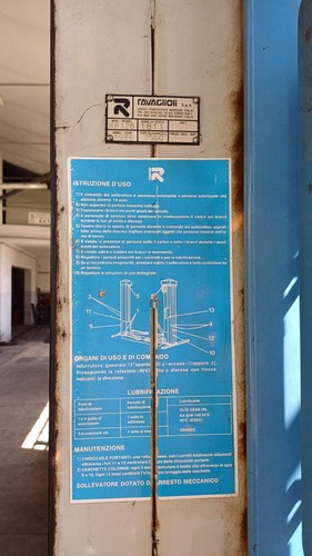 Ponte sollevatore auto - , a