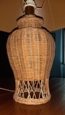 Lampada da tavolo vintage in vimini