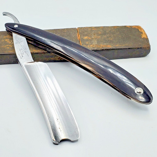 Antico rasoio dritto vintage