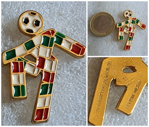 Distintivo calcio italia 90 - distintivo,