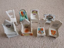 Lotto di lavoro sedie crestate