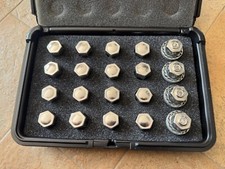 16 dadi bulloni + 4 antifurto Range Rover Evoque/Velar dal 2019 in poi M14x1.5