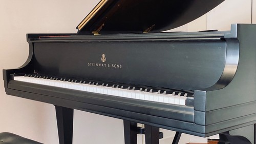 Steinway baby grand piano - steinway,