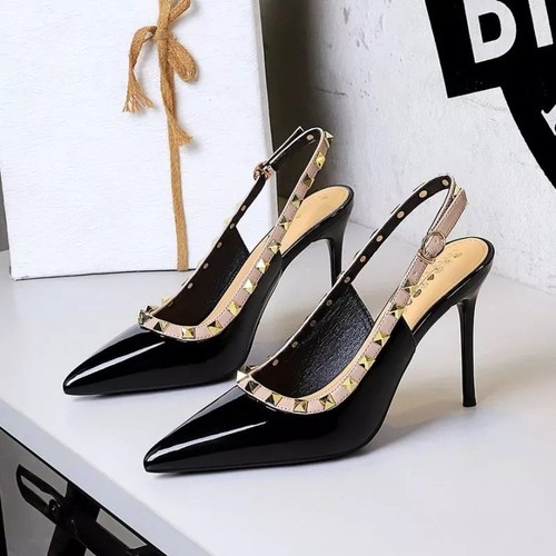 Decolte nero con borchie - decolte,