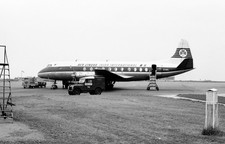 35MM ORIG AIRCRAFT NEG EI-AKL VISCOUNT AER LINGUS MANSTON?  1968 #8987