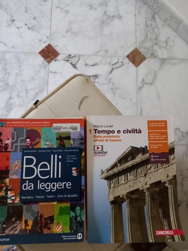 Vendo libri superiore - superiore, di