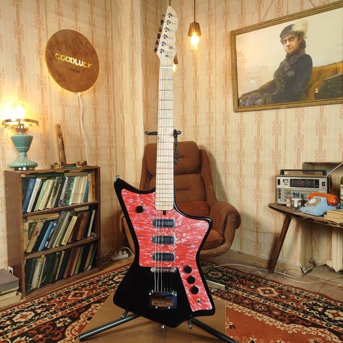 Chitarra personalizzata stile