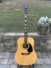 Chitarra acustica vintage
