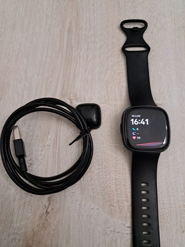 Fitbit versa smartwatch - fitbit,