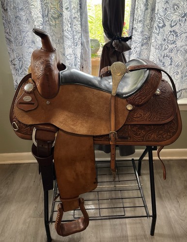 Circle cutting saddle - circle,