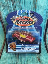 Raro dinosauro Carnotauro auto