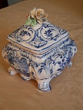 Soprammobile Porta bonbon ceramica bianca/blu con coperchio e rose Vintage