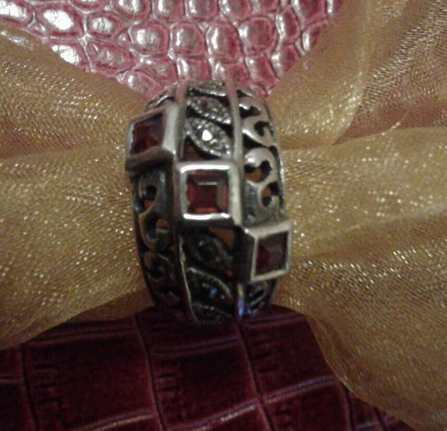 Anello etnico con argento