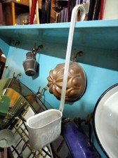 Vecchio mestolo cucina, arte popolare alluminio