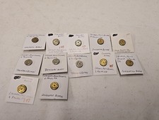 Lotto di 12 bottoni uniformi