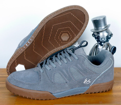 és skateboard footwear - és,