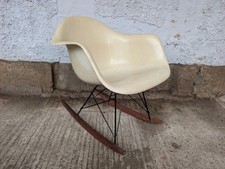 Sedia a dondolo Charles Eames