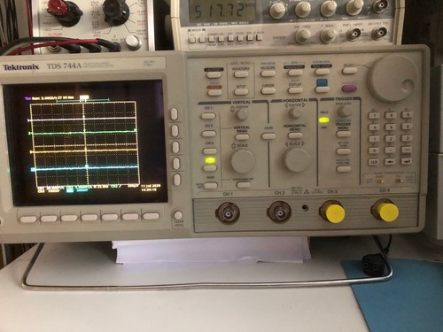 Tektronix tds 744a - tds, 4-ch