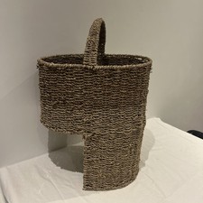 Cestino per scale in vimini