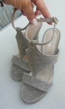 Sandalo con tacco, numero 36