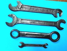 Quattro Antiche Chiavi Inglesi Auto