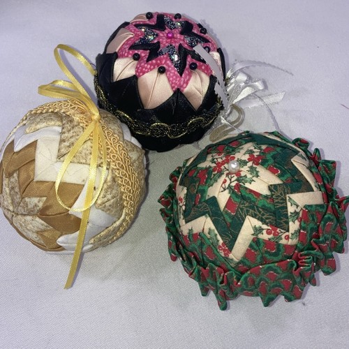 Ornamenti patchwork trapuntati