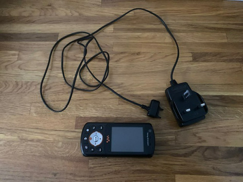 Sony ericsson w900i - sony,