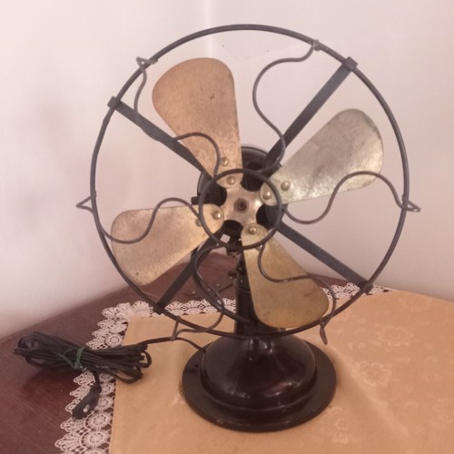 Antico ventilatore elettrico