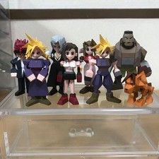 Square Enix Final Fantasy 7 Polygon Figure 8 pezzi serie da collezione