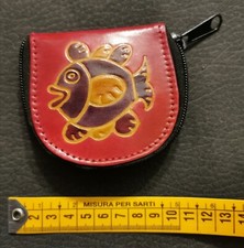 Piccolo PORTAMONETE - colore ROSSO / MARRONE con pesce