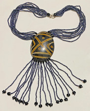 Collana Siamese con perline e ciondolo in legno