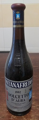 Bottiglia vino dolcetto - di,