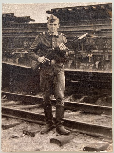 Ussr soldier kalashnikov - ussr, ak-47