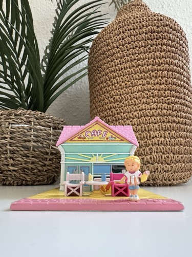Polly pocket beach - polly, café