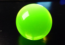 Sfera in vetro all'uranio peso