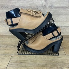 Dr Martens taglia UK 6