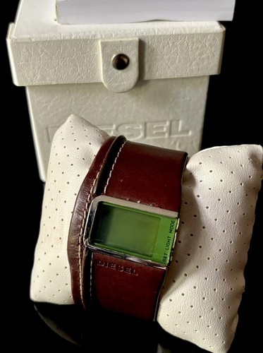 Raro orologio digitale - raro,