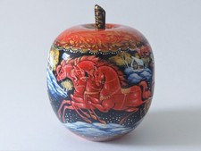 Scatola in legno dipinta a