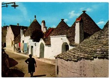 Cartolina 2482. Puglia. Bari. Alberobello. La città dei Trulli. Non viaggiata