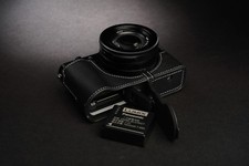 Custodia mezza fotocamera in