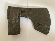 Un raro martello ascia medievale XIII XV