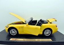 Modellino auto scala 1:18