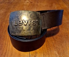 FIBBIA LEVI’S LINGUETTA ROSSA + CINTURA PELLE MARRONE 38