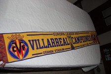 BUFANDA  DEL VILLARREAL C.F COMO CAMPEON DE LA UEFA EUROPA LEAGUE SCIARPA SCARF