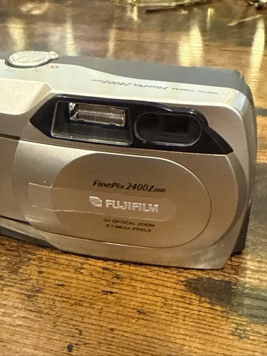 Fujifilm 2400 zoom - zoom, 2,1
